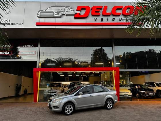 FORD FOCUS 2.0 TITANIUM SEDAN 16V FLEX 4P AUTOMÁTICO FORD FOCUS 2.0 TITANIUM SEDAN 16V FLEX 4P AUTOMÁTICO